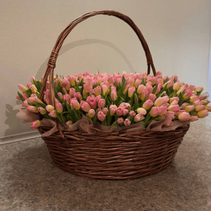 Корзина с цветами «501 розово желтый тюльпан»