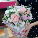 Hat box with flowers 'Tenderness'