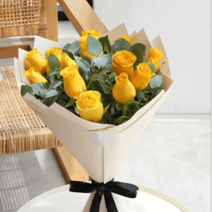 Bouquet 'Light blue tinted roses'