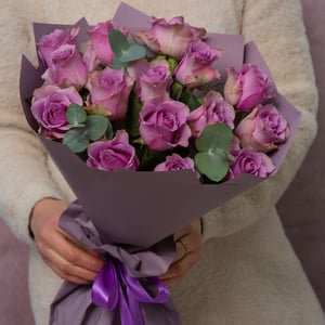 Bouquet of lavender roses