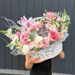 Flower basket 'Basket with a Mirror'