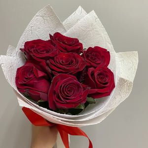 Bouquet of 7 red roses
