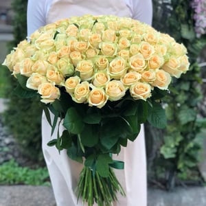 Bouquet '101 Cream-Colored Rose with Delivery to Kyiv'