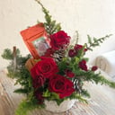 Flower basket 'Christmas Arrangement with tea'