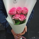 Mono bouquet of 5 pink roses 50 cm