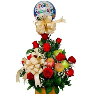 Rosenbouquet mit Früchten und Ballon