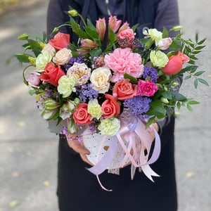 Hat box with flowers 'Flower holiday'