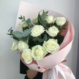 Bouquet of 11 white roses with eucalyptus