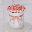 Pink roses in a hat box