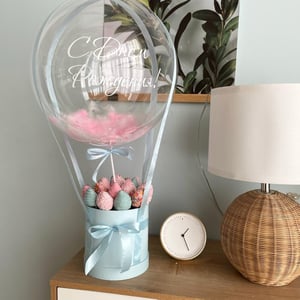 Bouquet of strawberries in chocolate "Paris" L