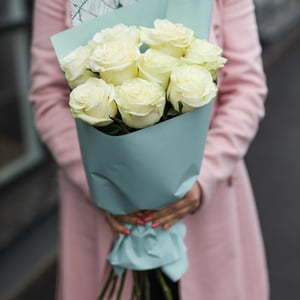 Bouquet of white roses Ecuador