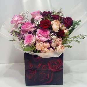 Flower box 'Blush of Romance -2'