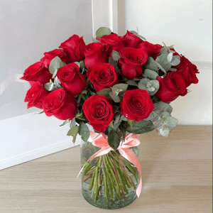 Bouquet 'Vase with 24 red roses'