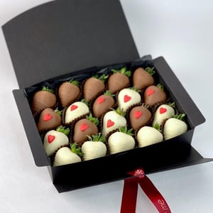 Strawberries in chocolate "L'amour" 20 berries