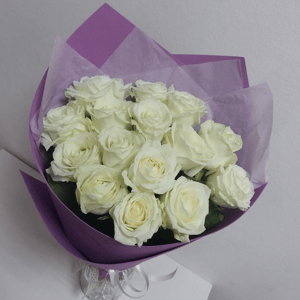 Ramo de 15 rosas blancas