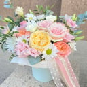 Hat box with flowers 'Bright day'