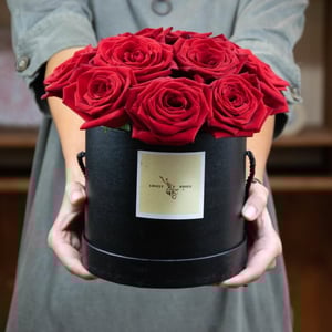 Blumenbox 'Box mit roten Rosen (11 Stück)'