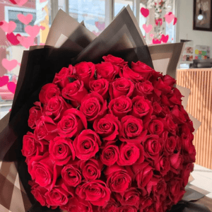 Bouquet of 100 red roses