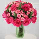Pink Luxury: pink Roses and Spray Roses