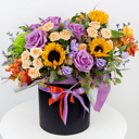 Hat box with flowers 'Black Magic'