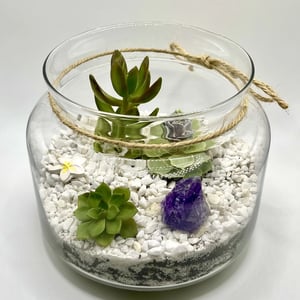 Glas voller lebendiger Harmonie mit Amethyst