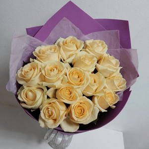 Ramo 'Bouquet of 15 cream roses'