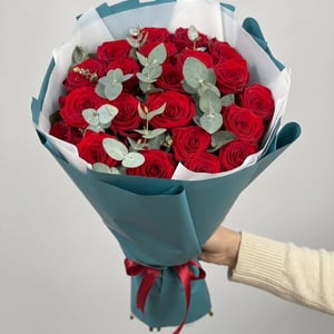 Bouquet of 19 red roses, 50 cm