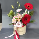 Hat box with flowers 'For Beloved Mommy'