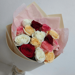 Bouquet of 15 colored roses