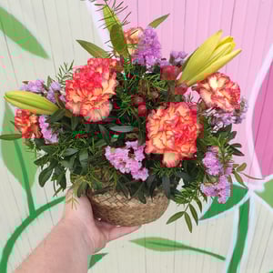 Flower basket 'Composizioni a piacere del fiorista'