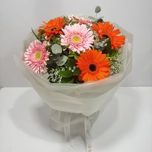 Ramo 'Gerbera rosa y naranja'