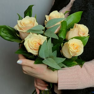 Blumenstrauß 'Cremefarbene Rose'