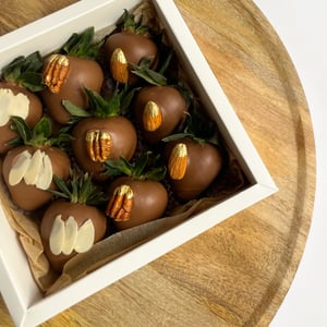 Strawberries in chocolate "Geneva" 9 berries