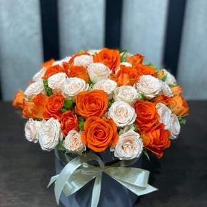 Blumenbox 'Bush rose in a hatbox'