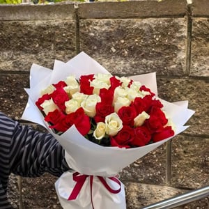 Blumenstrauß aus 51 Rosen