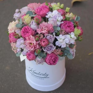 Hat box with flowers 'London'