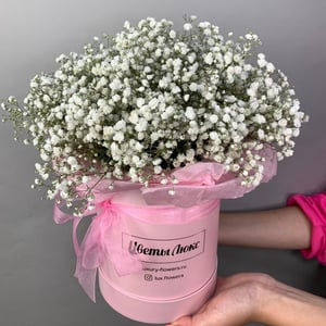 Hat box with flowers 'After the rain'