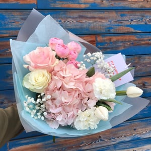 Bouquet of hydrangeas, roses and tulips