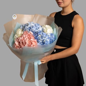 Bouquet of five hydrangeas