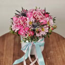 Hat box with flowers 'Arranged box with chrysanthemum'