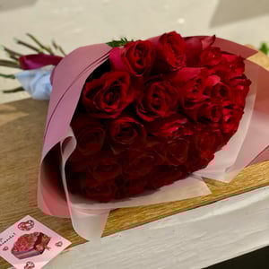 Bouquet of 25 red roses Ecuador