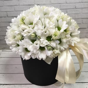 Hat box with flowers 'Chamomile'