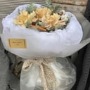 Bouquet 'Dutch roses with a scarf'