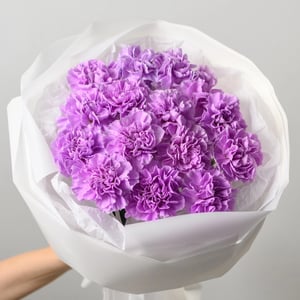 A bouquet of 15 lunar dianthus