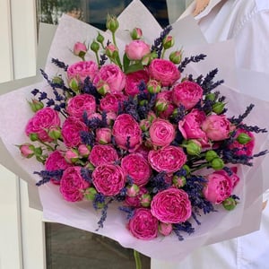 Blumenstrauß 'Pfingstrose Rosenstrauß Misty Bubbles'