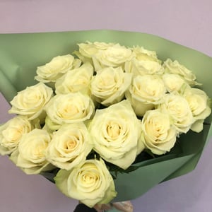Bouquet of 21 white roses