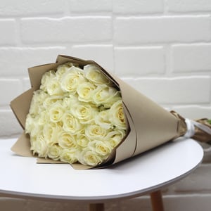 Bouquet of 31 white roses