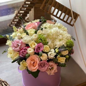 Composition with hydrangea