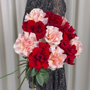 Blumenstrauß 'Mischung aus 11 französischen Rosen'