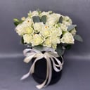 Composición de 9 ramas de una rosa en aerosol